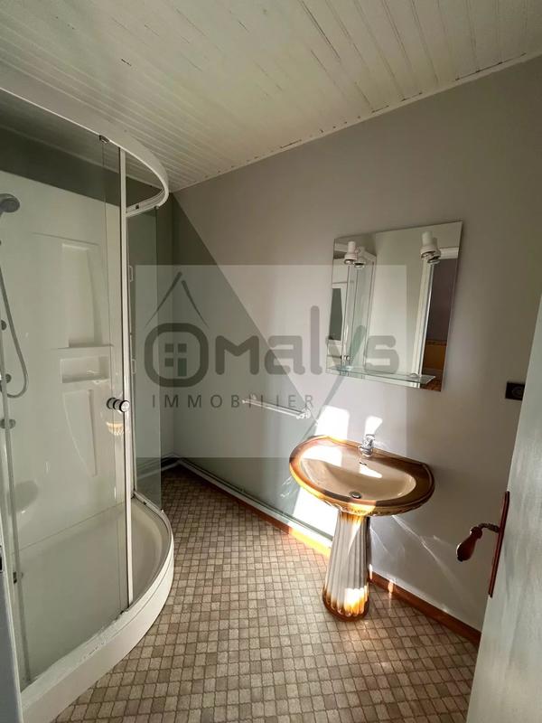 Maison - 180 m² - 7 pièces