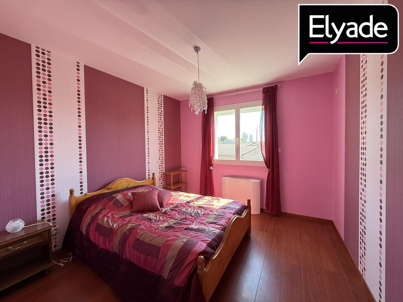 Maison - 255 m² - 4 pièces