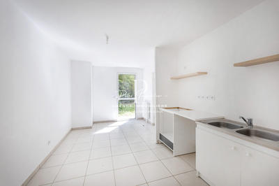 Appartement - 82 m² - 3 pièces