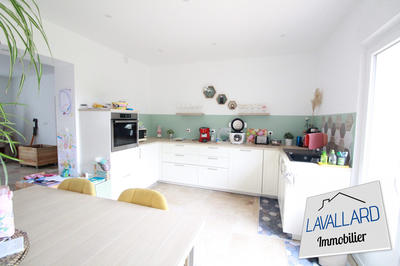 Maison traditionnelle - 203 m² - 7 pièces