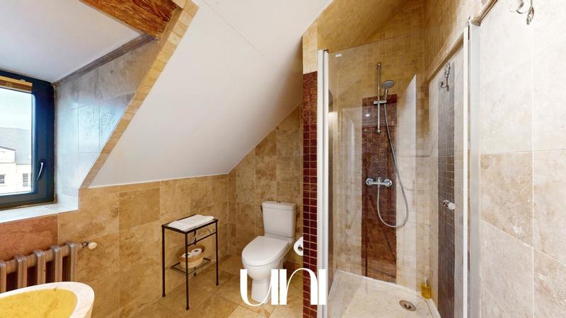 Propriété - 260 m² - 10 pièces