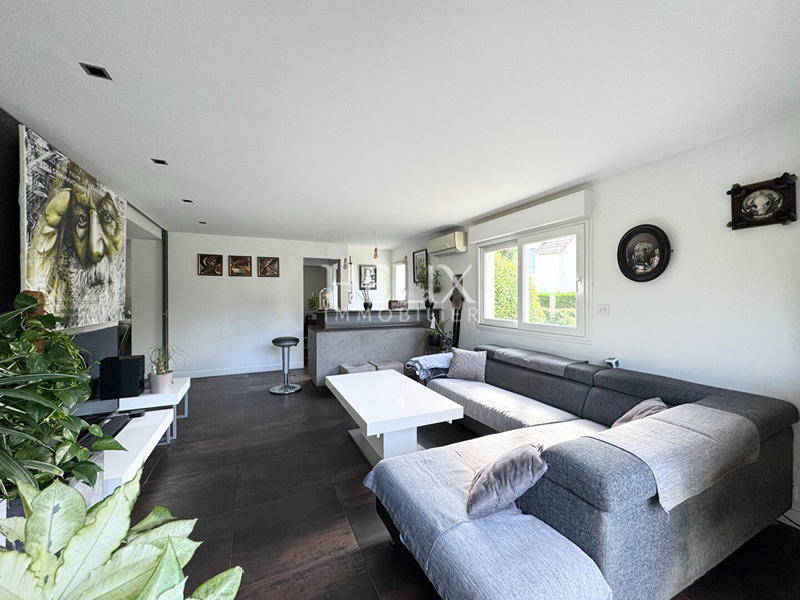 Maison - 163 m² - 9 pièces