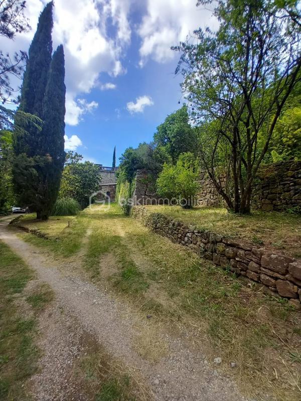 Maison - 400 m² - 17 pièces