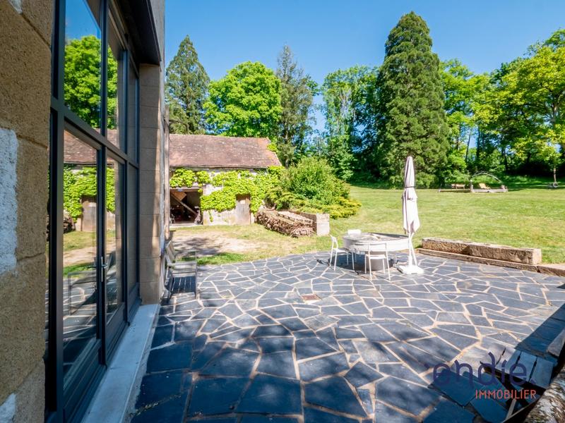 Maison - 450 m² - 16 pièces