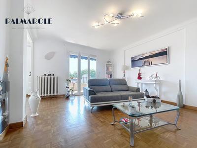 Appartement - 77 m² - 3 pièces