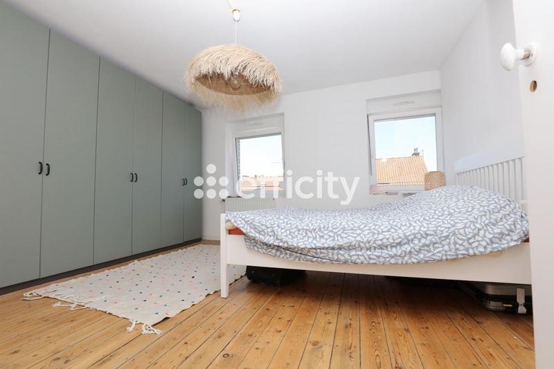 Maison - 188 m² - 8 pièces