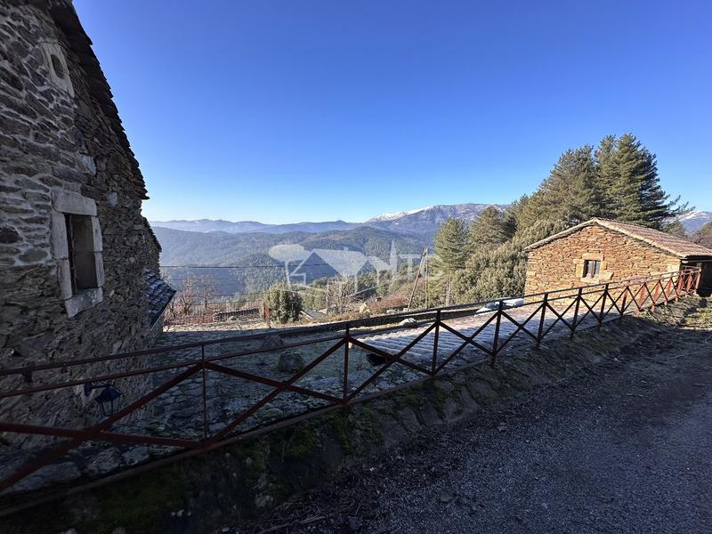 Corps de ferme - 329 m² - 16 pièces