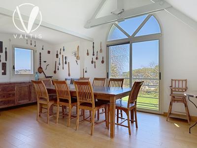 Maison contemporaine - 148 m² - 6 pièces