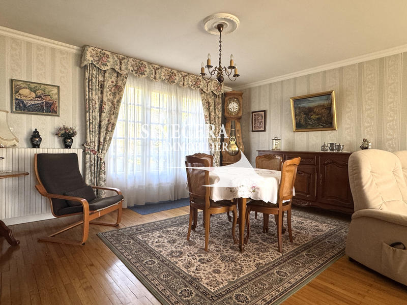 Maison - 130 m² - 7 pièces