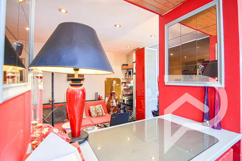 Maison - 242 m² - 6 pièces