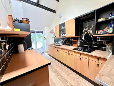 Maison - 230 m² - 7 pièces