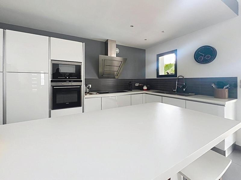 Maison - 185 m² - 5 pièces