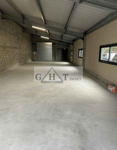 Entrepôt - 200 m²