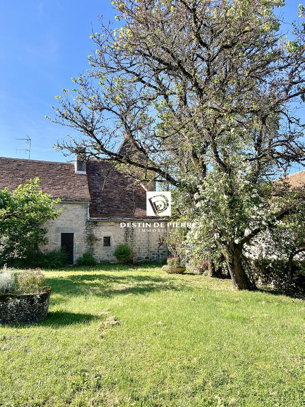 Maison - 280 m² - 8 pièces
