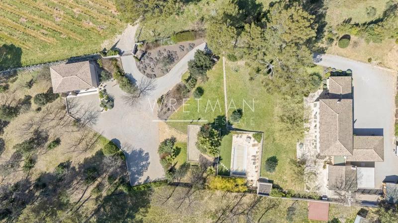 Villa - 260 m² - 10 pièces