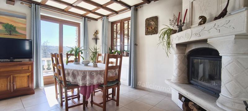 Maison - 182 m² - 7 pièces