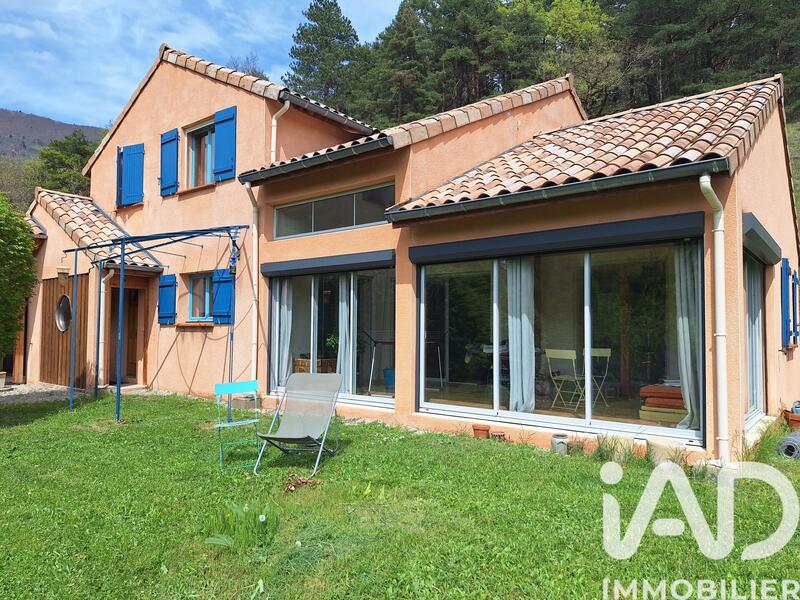 Maison - 153 m² - 7 pièces