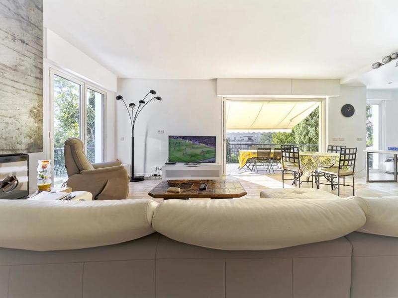 Villa - 215 m² - 6 pièces