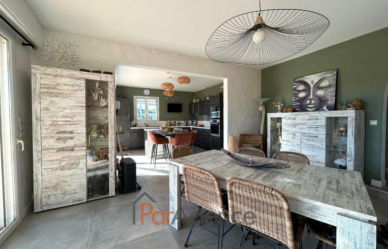 Maison - 246 m² - 6 pièces