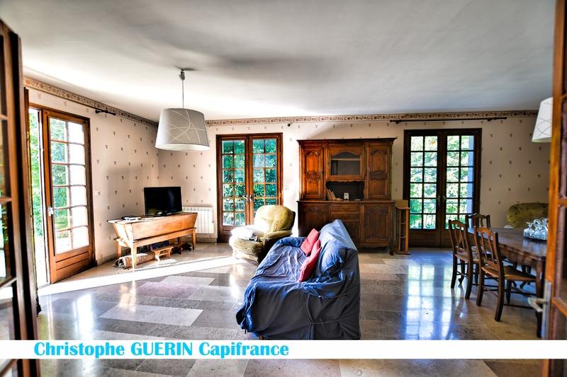 Maison - 220 m² - 10 pièces