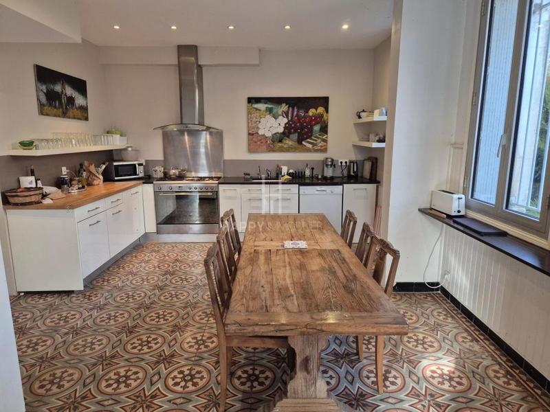 Maison de ville - 205 m² - 9 pièces