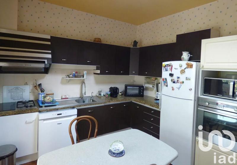 Maison - 250 m² - 7 pièces