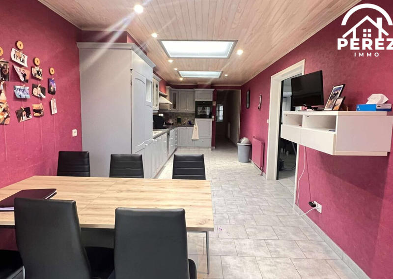 Maison - 202 m² - 8 pièces