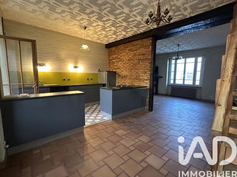 Maison - 181 m² - 7 pièces