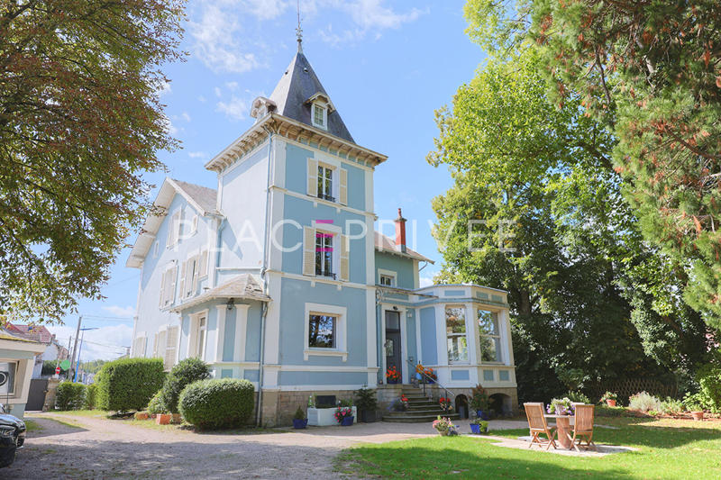 Maison - 435 m² - 16 pièces