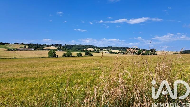 Maison - 370 m² - 9 pièces