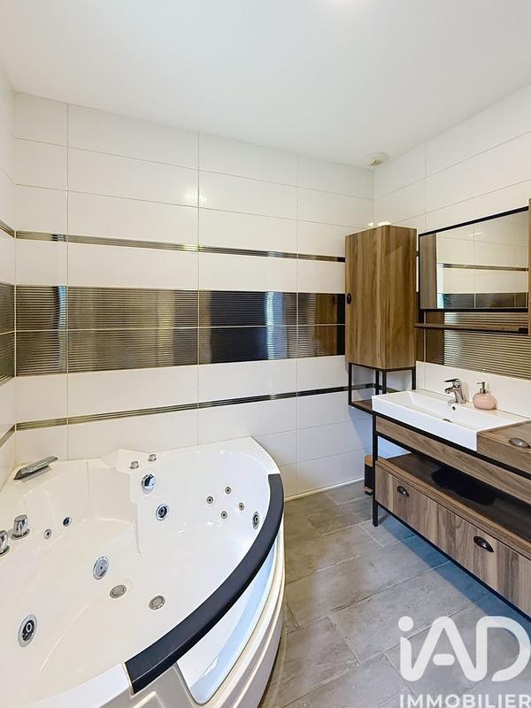 Maison - 144 m² - 5 pièces