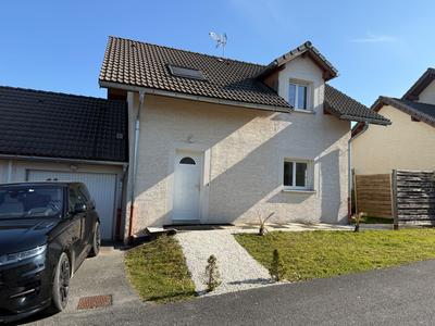 Maison - 94 m² - 5 pièces