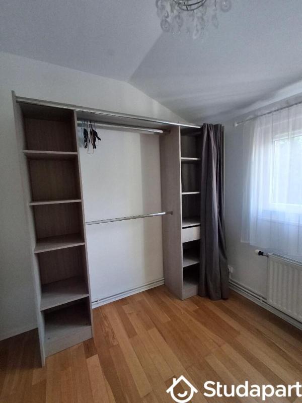 Chambre - 9 m² - 1 pièce