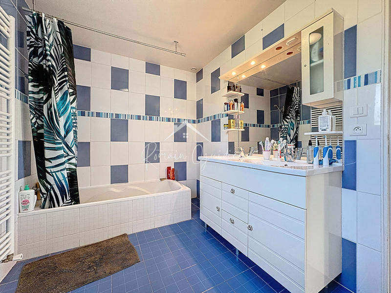 Maison - 137 m² - 7 pièces