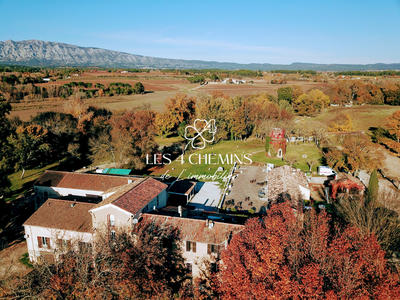 Mas - 800 m² - 20 pièces