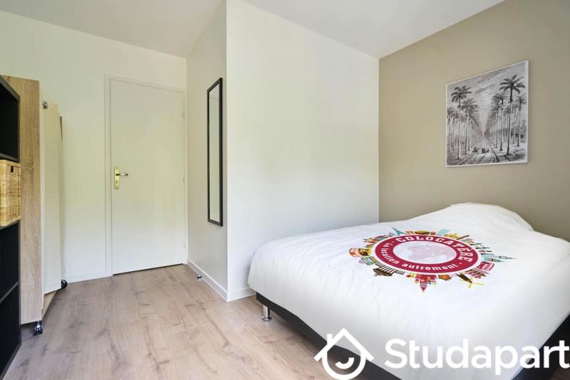 Chambre - 10 m² - 1 pièce