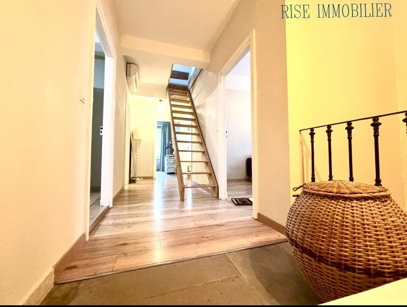 Maison - 199 m² - 6 pièces