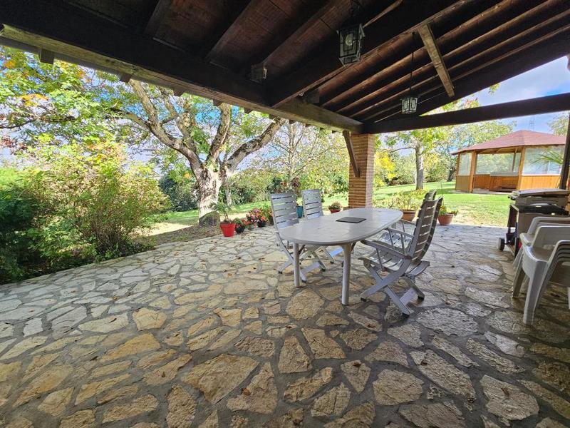 Maison - 251 m² - 6 pièces