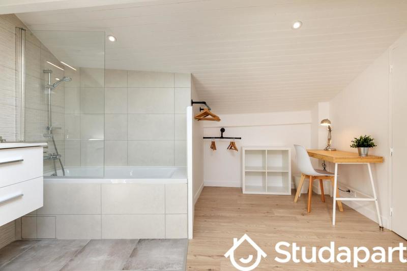 Chambre - 11 m² - 1 pièce