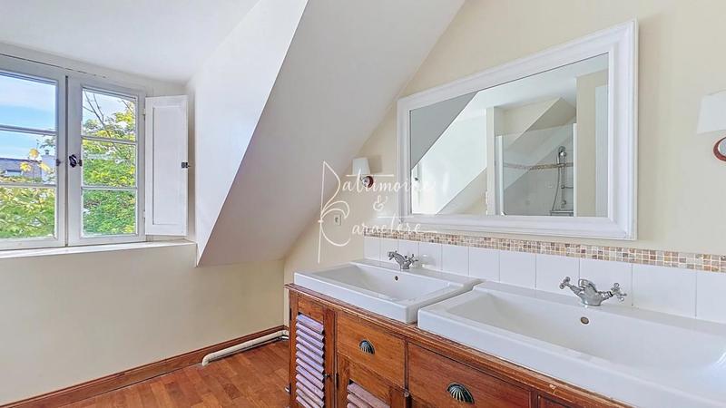 Maison de ville - 235 m² - 10 pièces