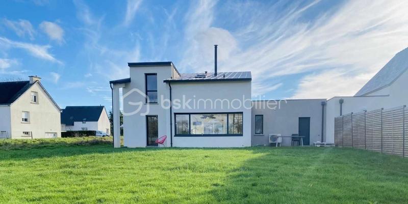 Maison traditionnelle - 137 m² - 5 pièces