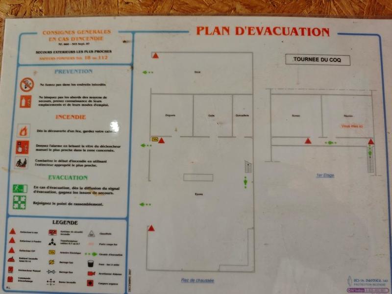 Local d'activité / Entrepôt - 180 m² - 6 pièces