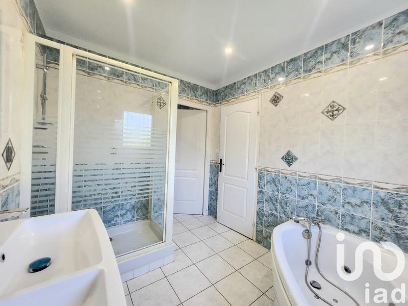 Maison - 256 m² - 5 pièces