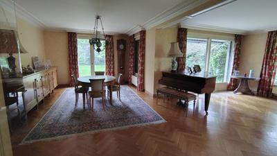 Maison - 300 m² - 10 pièces