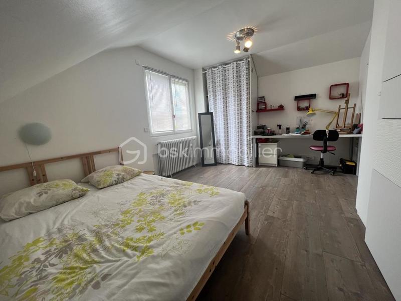 Maison - 185 m² - 8 pièces