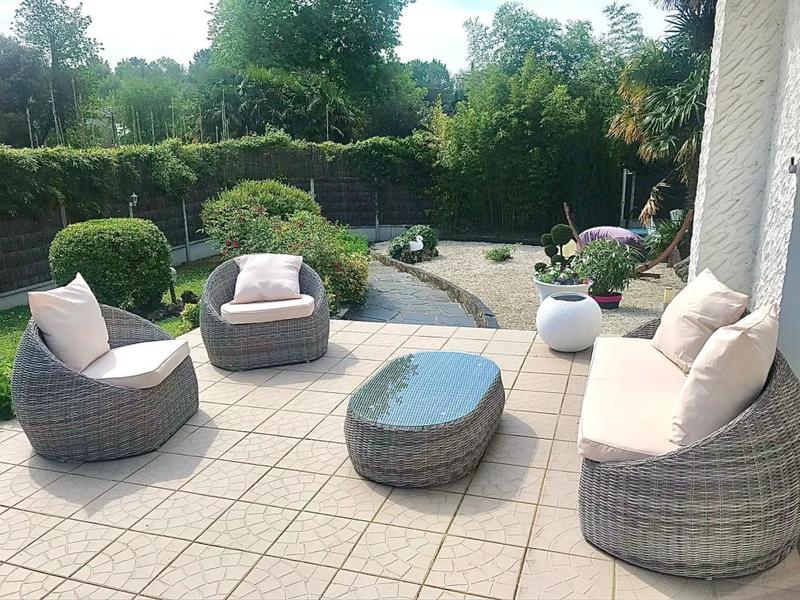 Maison - 210 m² - 6 pièces