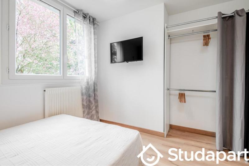 Chambre - 9 m² - 1 pièce