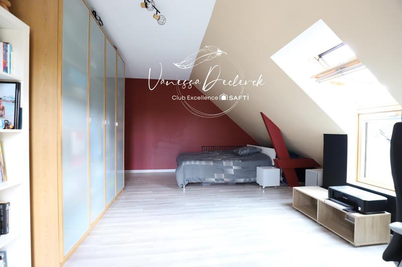 Maison - 180 m² - 7 pièces