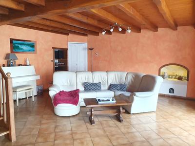 Maison - 197 m² - 5 pièces