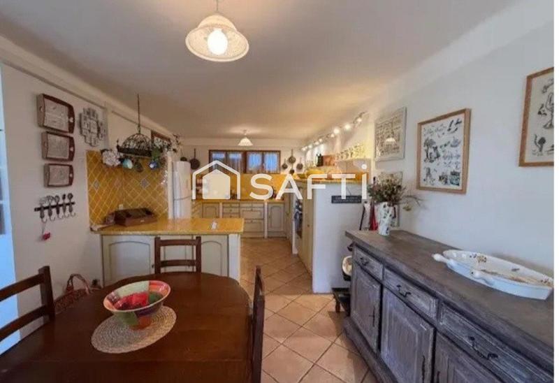 Maison - 270 m² - 11 pièces